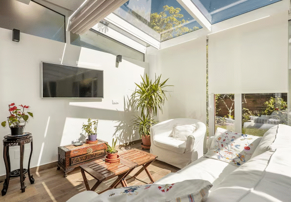 Top Choices for Sleek Glass Roof Panels in Contemporary Homes