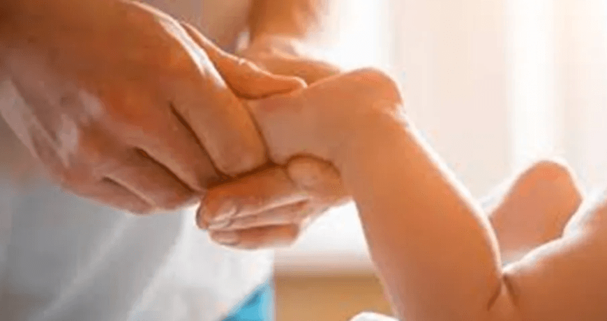 How First-Time Moms Can Pick the Perfect Oil for Baby Massage