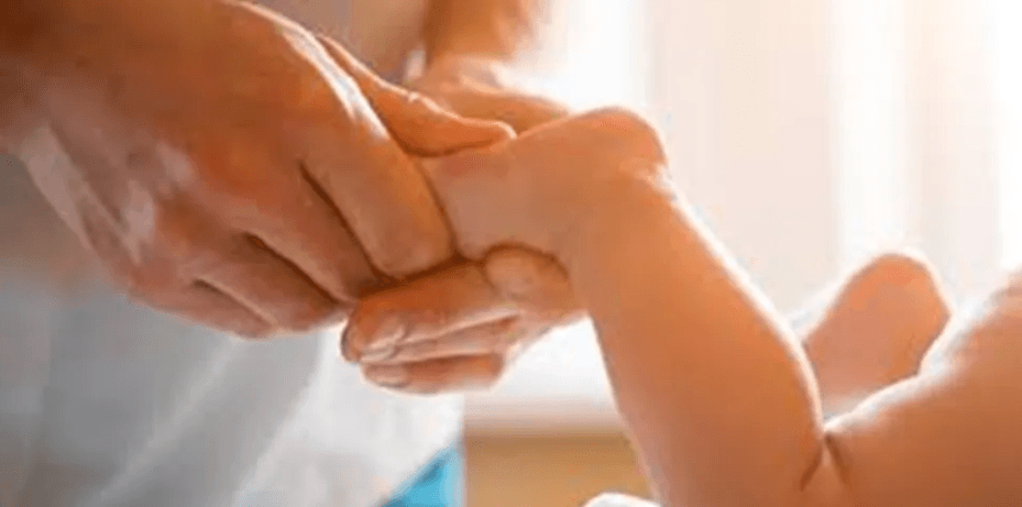 How First-Time Moms Can Pick the Perfect Oil for Baby Massage